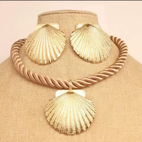 Anthropologie Seashell Gold Cream Rope Chain Jewelry Set - Picture 1 of 7